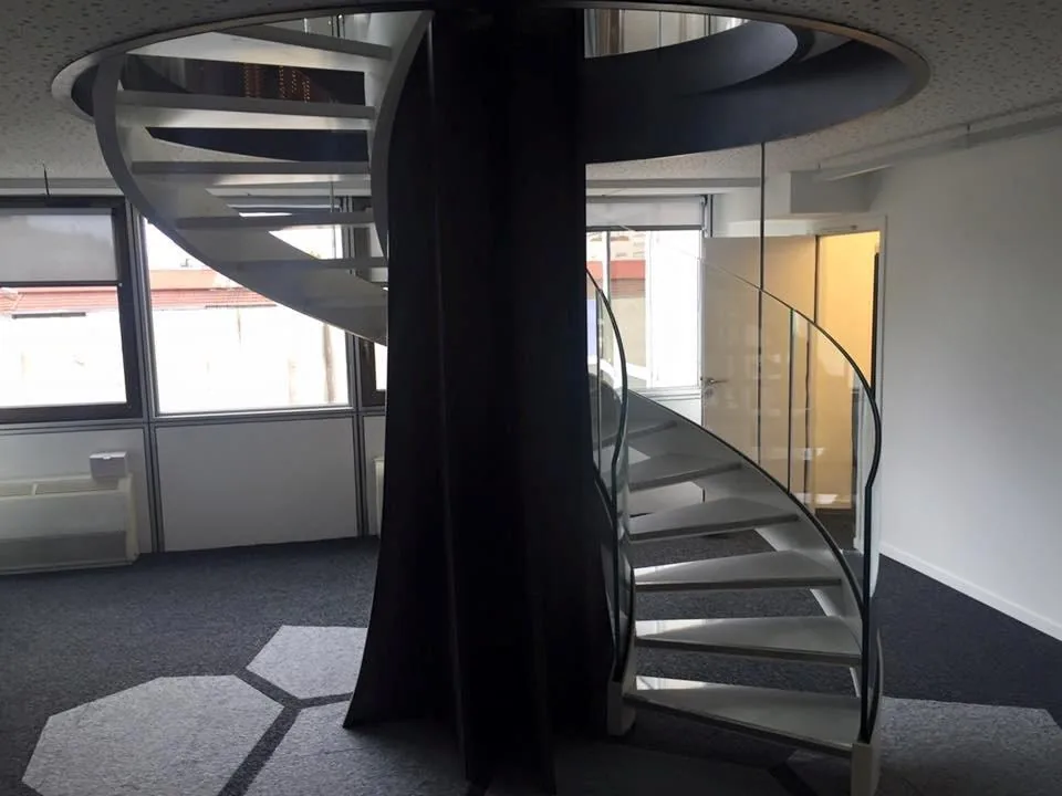 Escalier — Garde-corps bombé escalier colimaçon tecni bombage