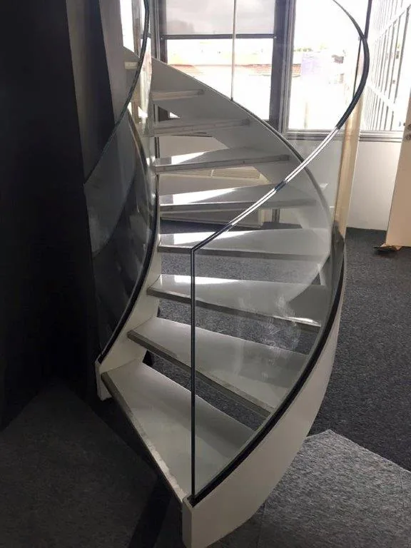 Escalier — Garde-corps bombé escalier hélicoïdal tecni bombage