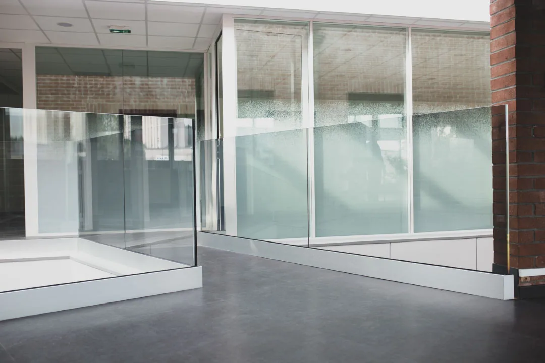 Tertiaire — Garde-corps bureaux